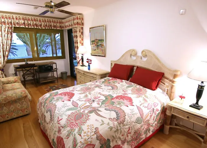 Vista Del Mar - Oceanfront Luxury With Private Pool וילה קוסטה טגוויסה